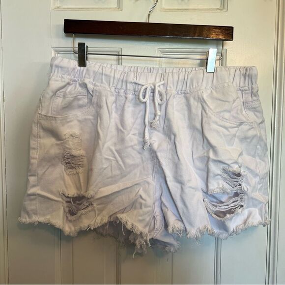 SHEIN EZwear Plus Drawstring Waist Ripped Raw Cut Denim Shorts - Picture 4 of 8